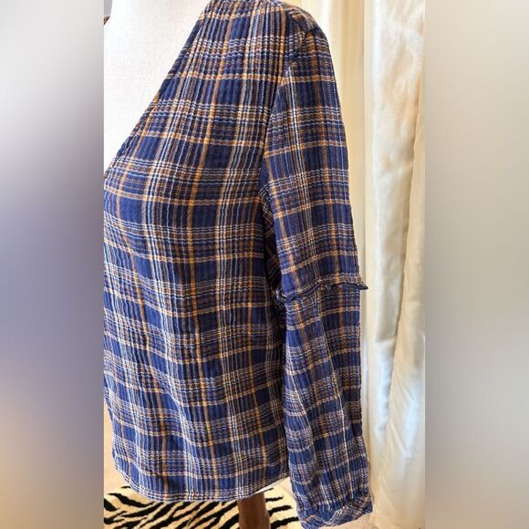 Madewell size medium gently worn Plaid V-Neck Ruffle Top - Picture 9 of 10